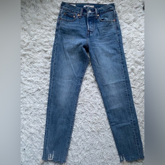 Levi’s Wedgie  Jean - Picture 3 of 8